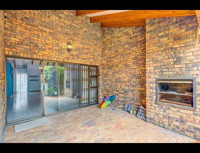 3 BEDROOM TOWNHOUSE FOR SALE IN MAGALIESSIG